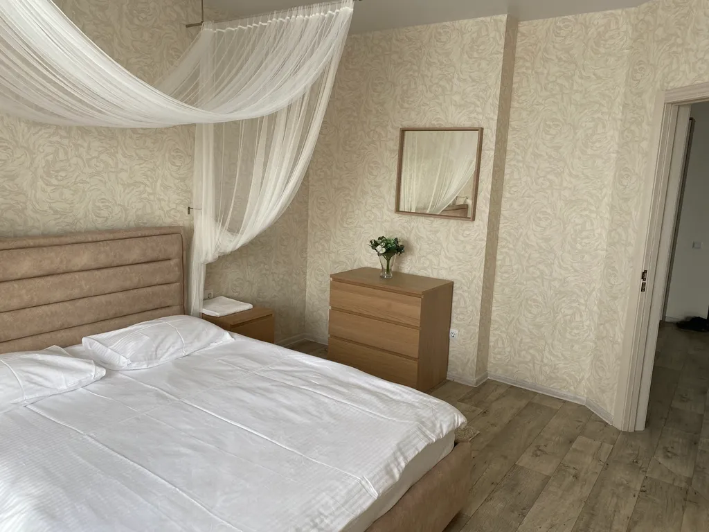 Евродвушка с камином и джакузи около увауга