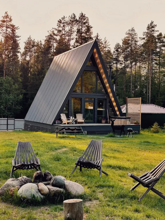 Коттедж Большой уединенный A-frame в лесу с горячей купелью Фурако — аренда посуточно в Валдай