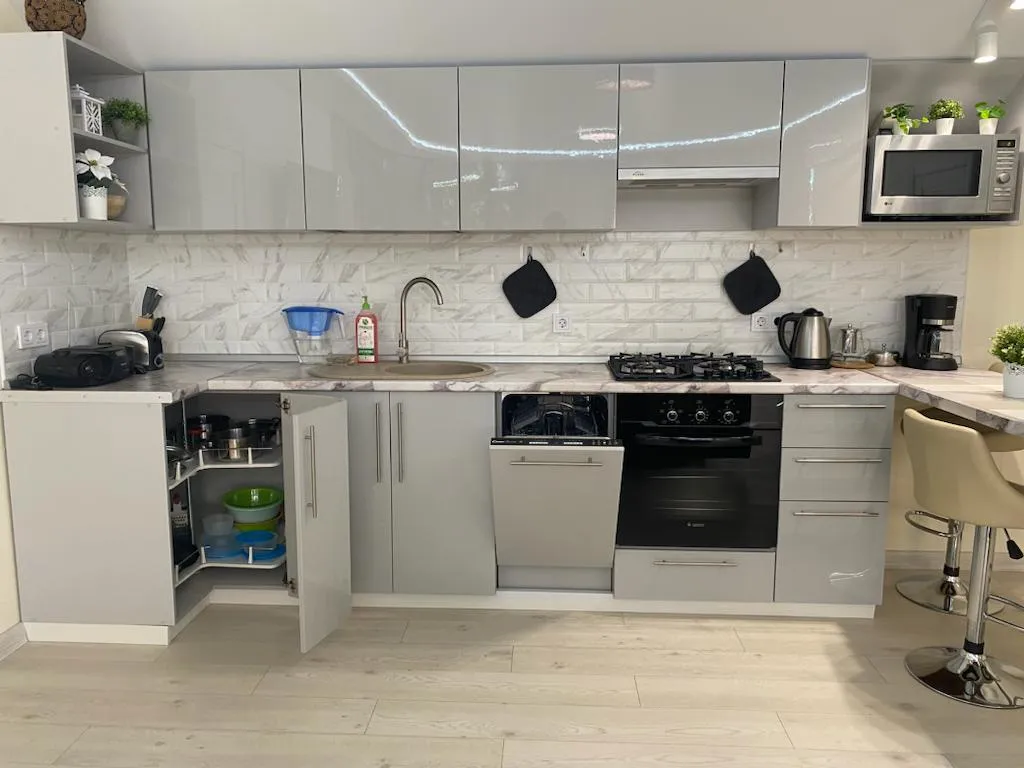 Коттедж с теплым бассейном и баней на дровах