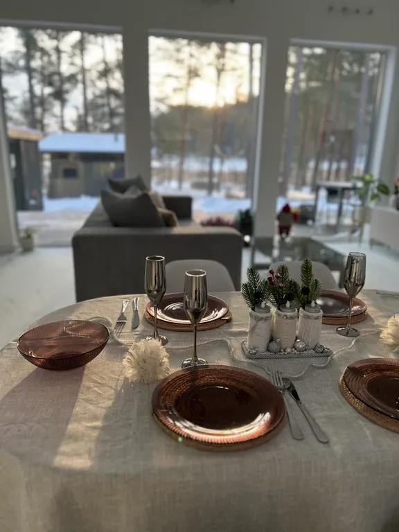 Стильный дом на берегу Ладожского озера с панорамным видом