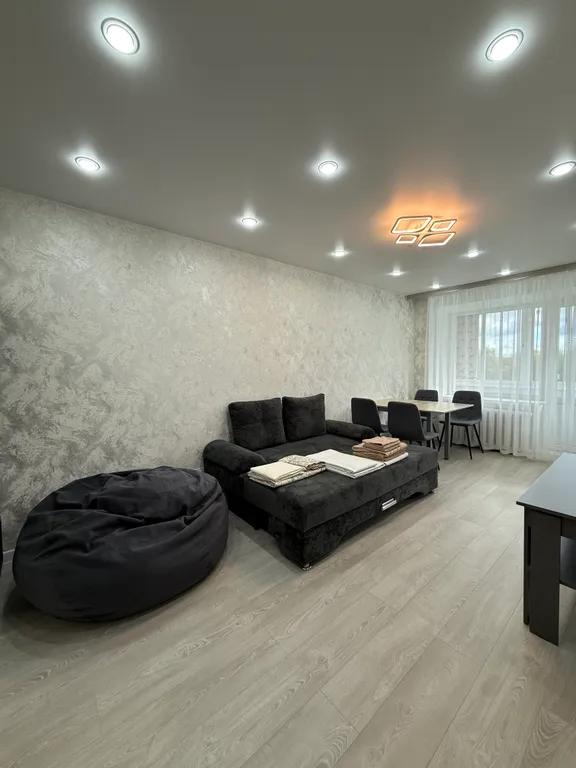 Уютная 3-комнатная квартира в хорошем районе города с видом на Волгу