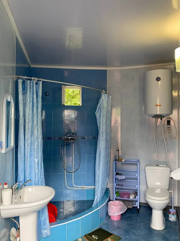 Летний домик рядом с морем, со своей зоной отдыха