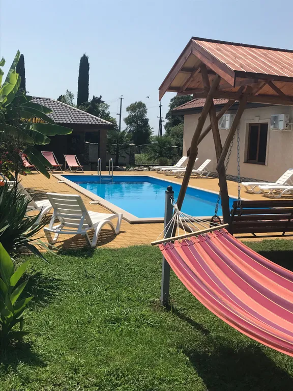 Коттедж Вилла с бассейном — аренда посуточно в Лыхны