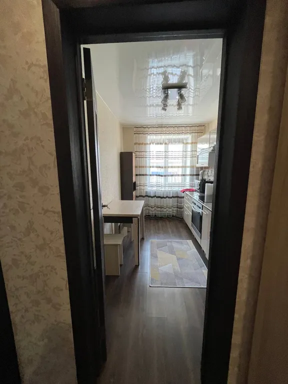 В центре Ишима, просторная 2-комнатная для командировок и семьи