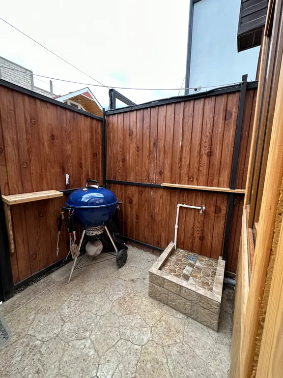 Уютный домик на берегу моря