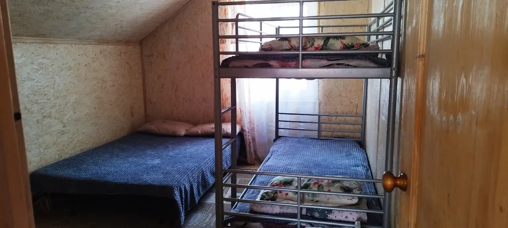 Романтик у реки