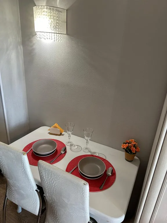 Современная уютная студия с евроремонтом