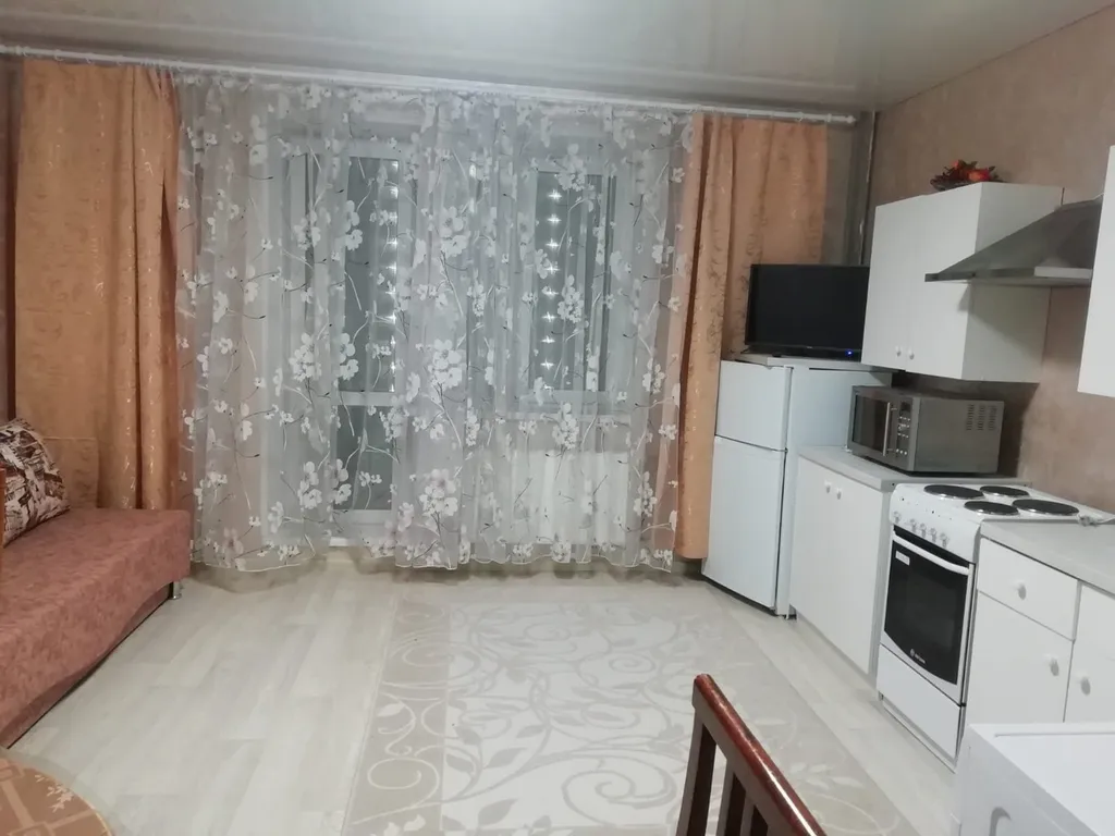 Современная квартира-студия в Академ Риверсайд