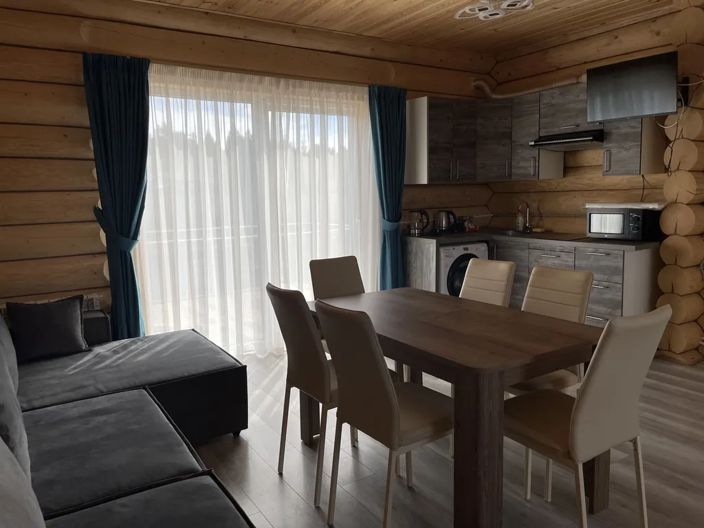 Частный деревянный дом в Подмосковье с баней на дровах