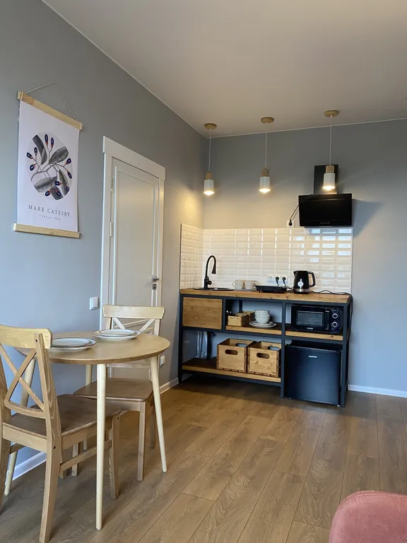 Уютная локация под платаном