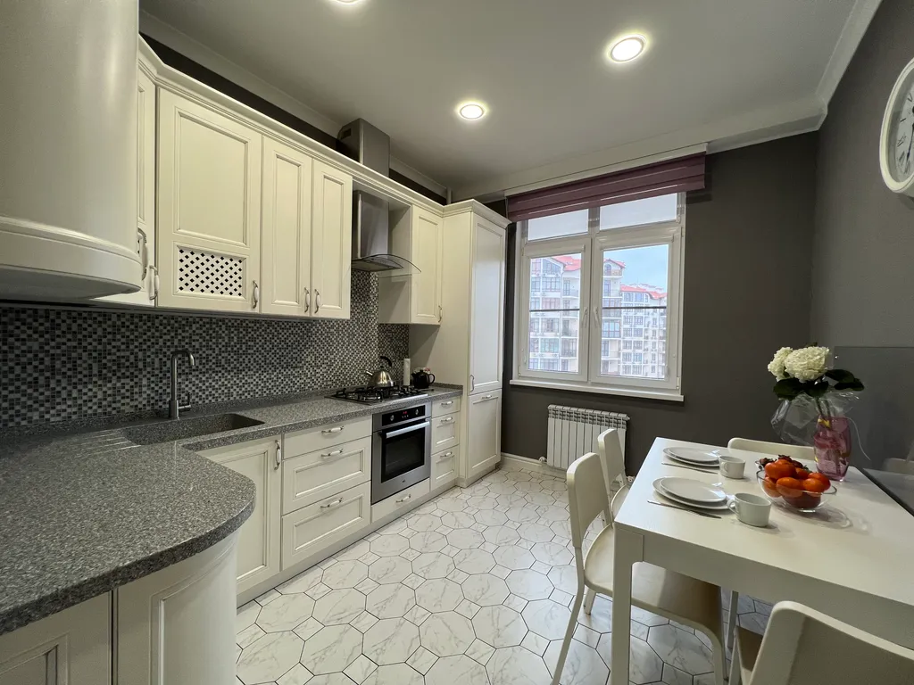 Большая квартира с 2 балконами