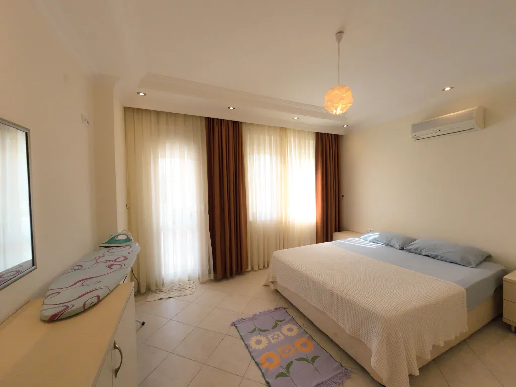 Апартаменты у моря всего в 200 метрах до пляжа с открытым бассейном