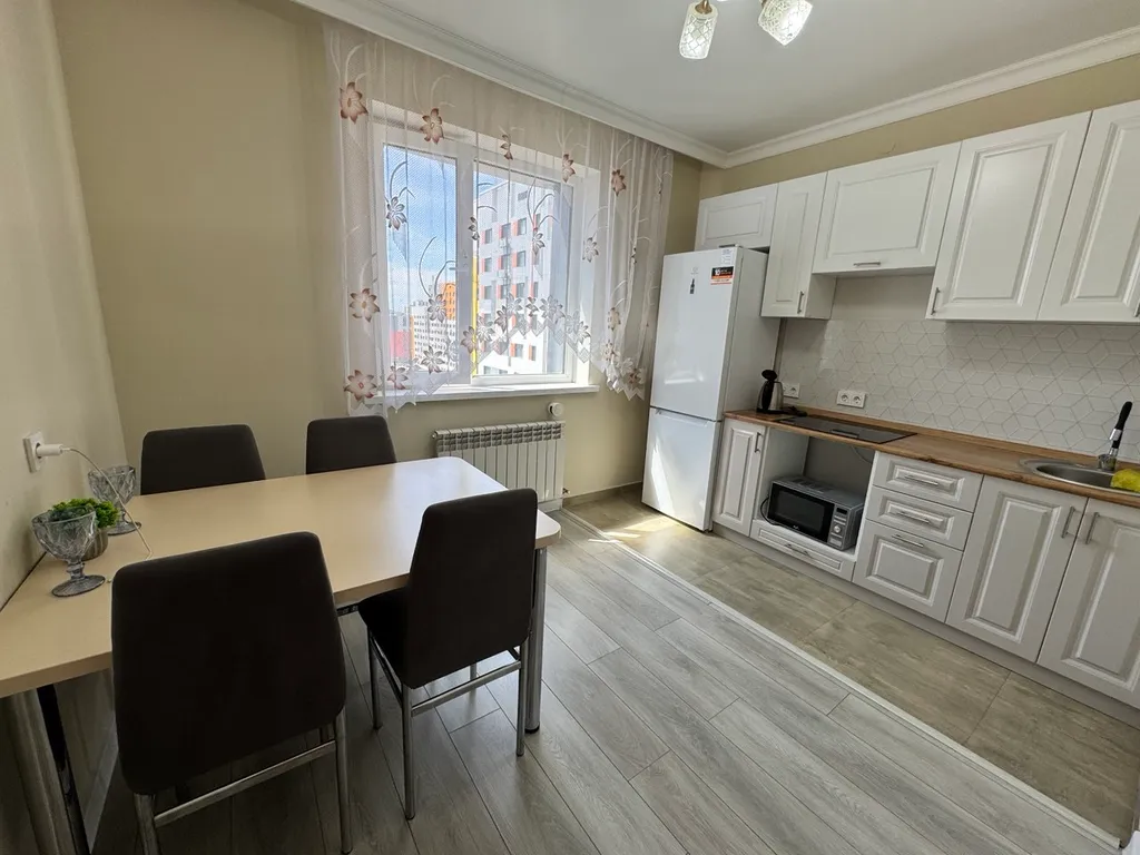 Отличная квартира на левом берегу столицы