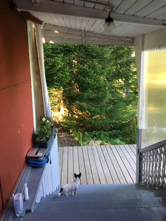 Дом на берегу озера