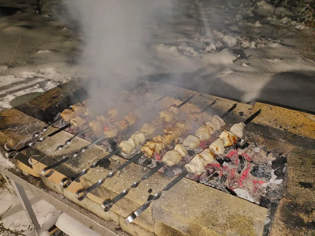 Дом у слияния рек, рядом с историей