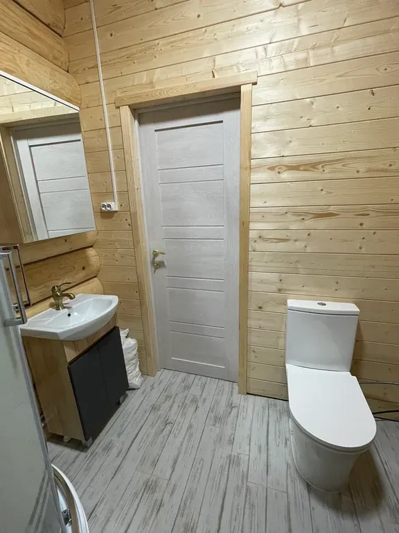 Частный деревянный дом в Подмосковье с баней на дровах