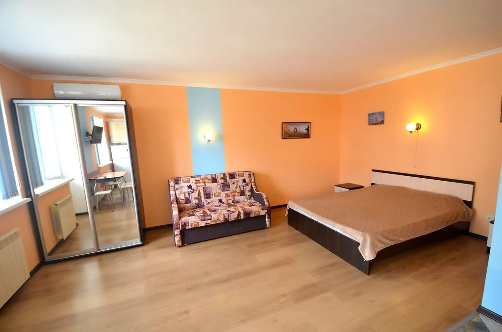 Квартира-студия персиковая — аренда посуточно в Коктебель