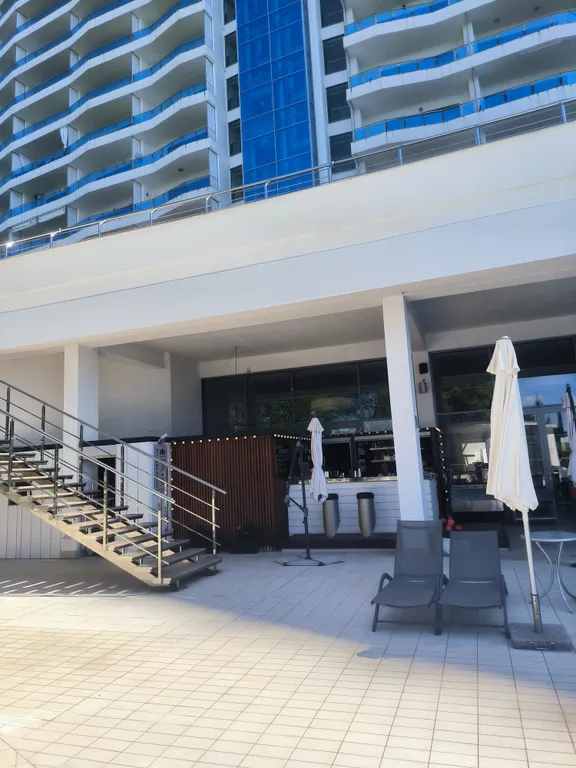 Апартамент с бассейном