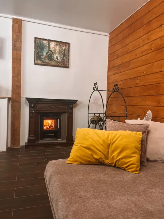 Охотничий домик у пруда