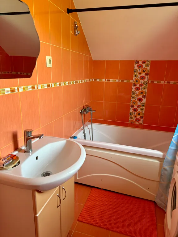 Дом у моря с видом на закат