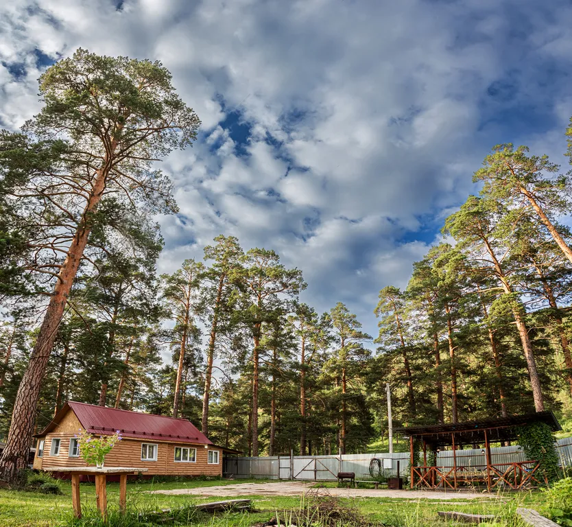 Дом Романтика у реки