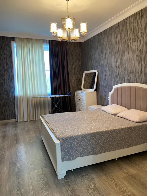 Двухкомнатная квартира в самом центре, новый дом, вид на море