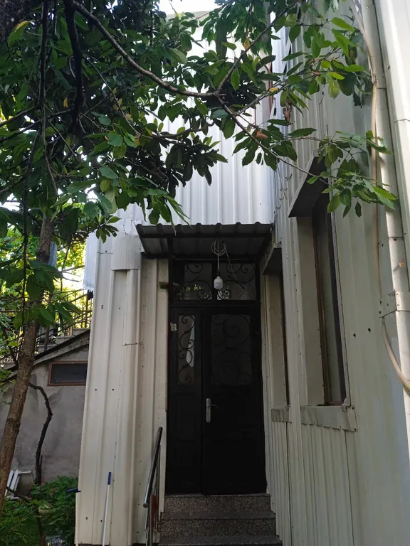 Квартира Комната в частном доме со своей куxней и санузлом — Батуми