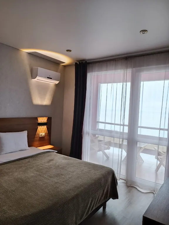 Дом-коттедж на берегу моря Изумрудный берег