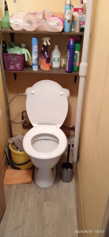 Очень хорошая комната небольшая, тем не менее всем можно пользоваться