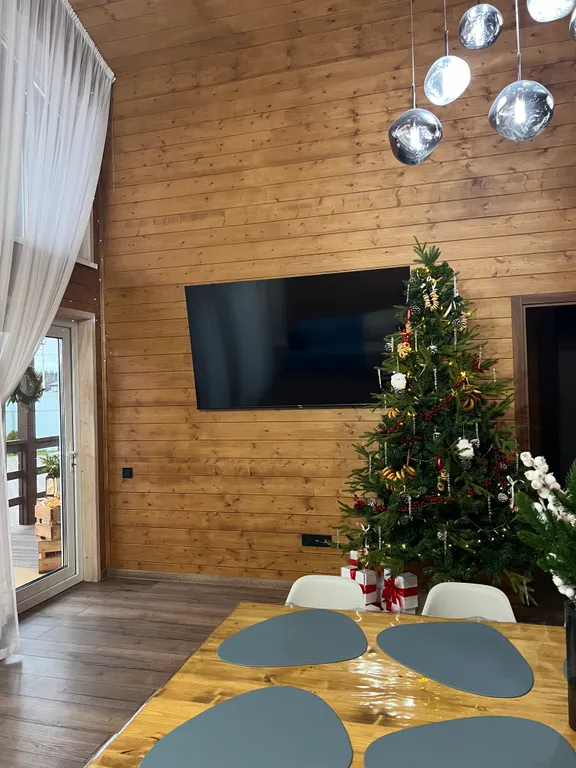 Коттедж Просторный загородный дом с мансардой, баней и горячим чаном — Воскресенское