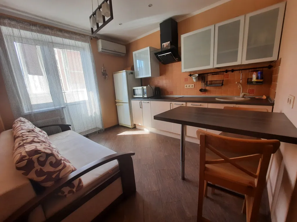 Квартира возле стадиона Галицкого — аренда посуточно в Краснодарский