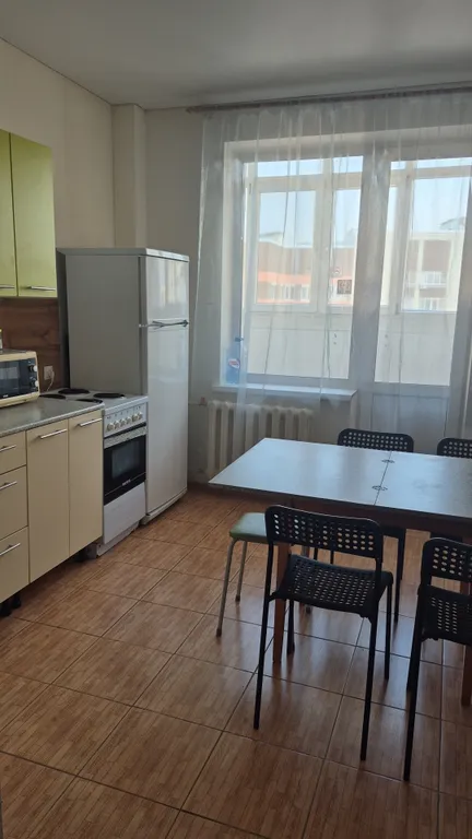 Двухкомнатная  квартира рядом  с тц Ультра