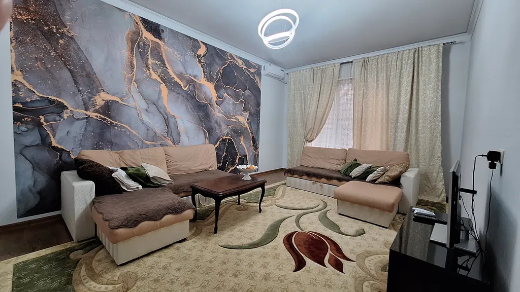 Огромная трёшка в городе трудовой славы