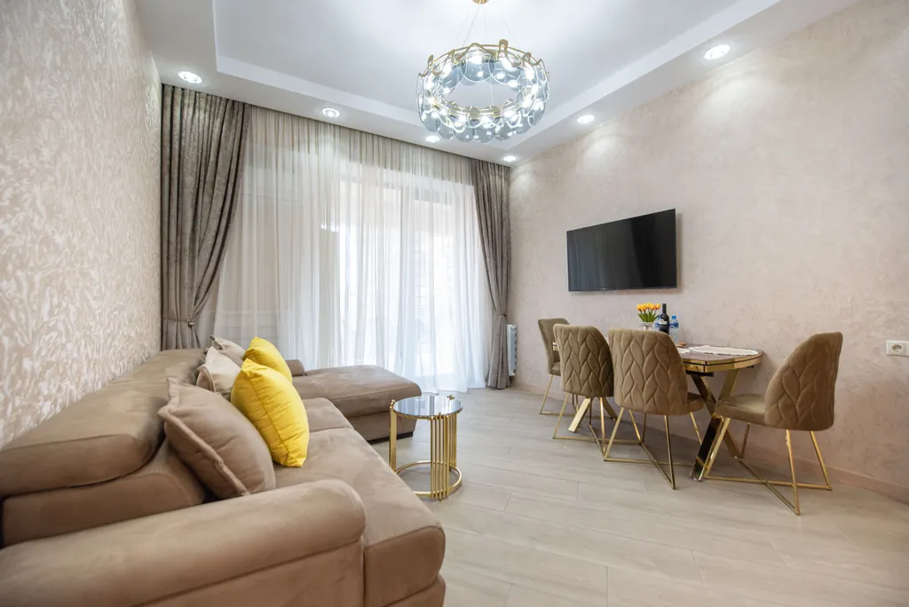 Просторная и светлая квартира у парка Мзиури