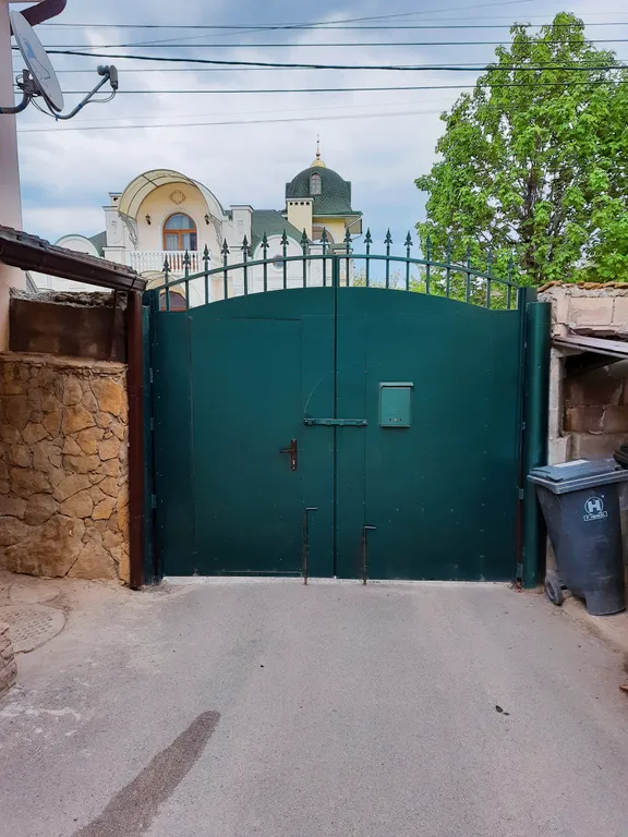 Уютная квартира  на земле с парковкой  в парковой зоне