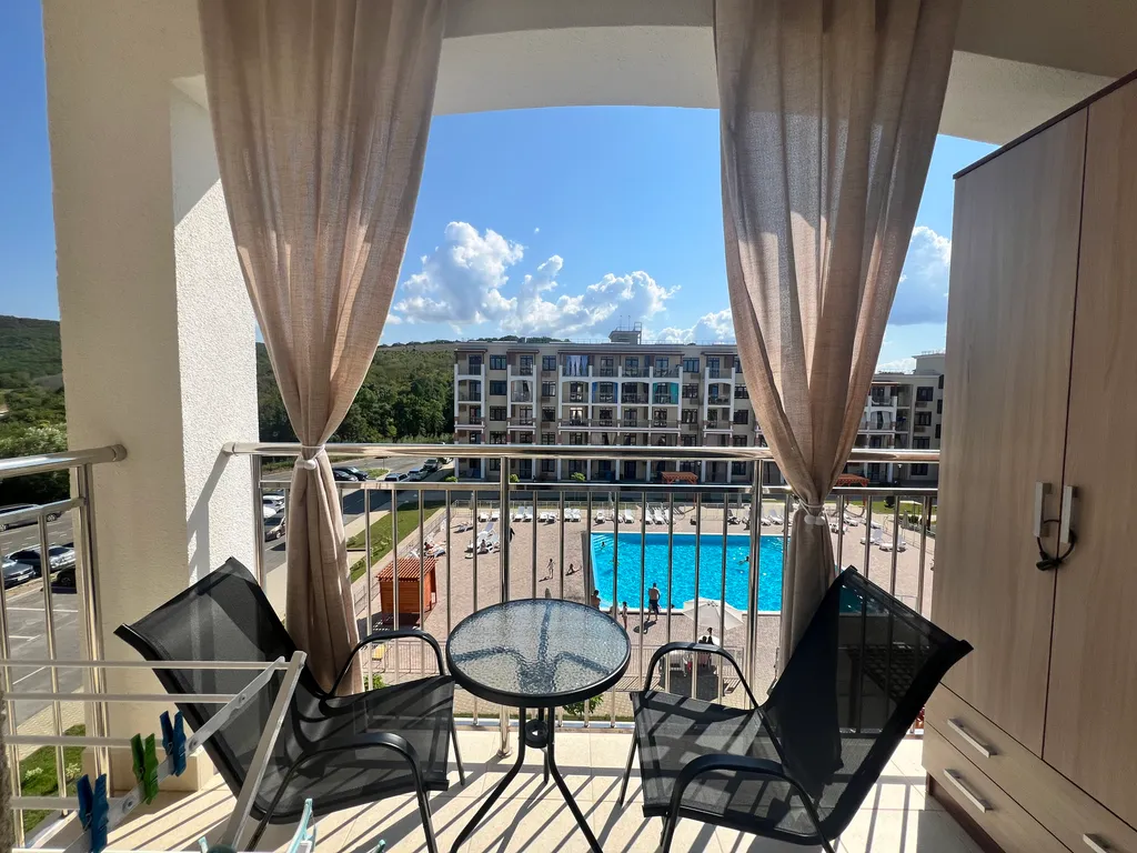 Видовая студия с посудомоечной машиной и духовкой