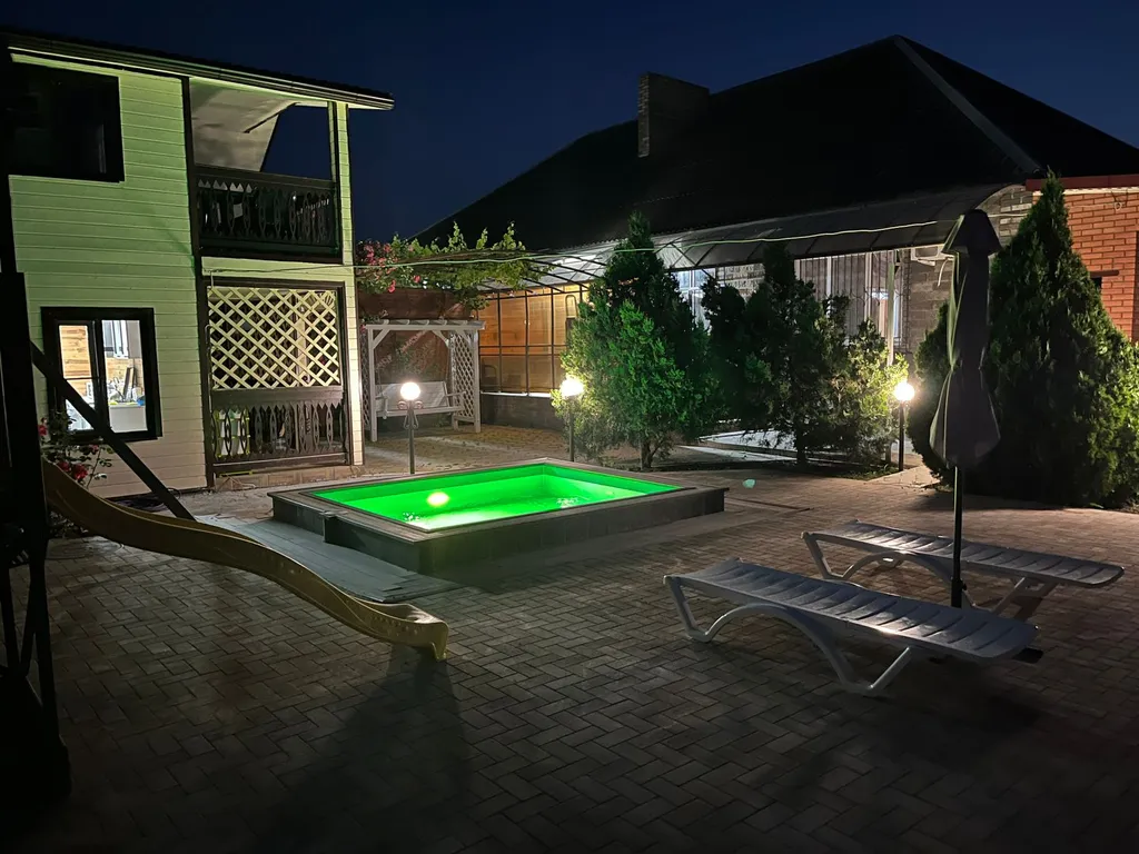 Коттедж Дом на 10 человек — аренда посуточно в Голубицкая