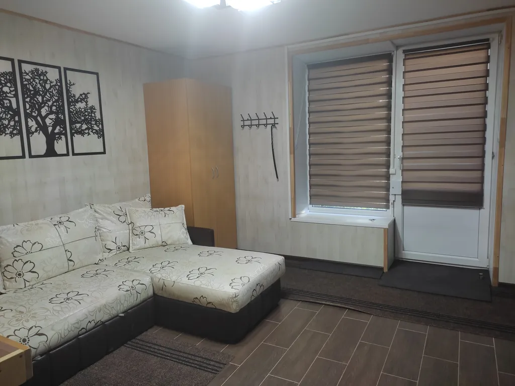 Однокомнатная квартира с отдельным входом с улицы в 2этаж.многокв.доме