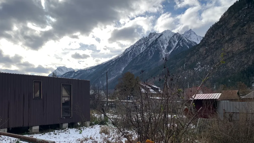 Уютный дом с видом на горы