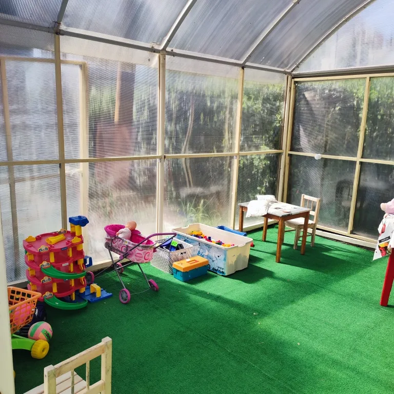 Уютный коттедж с бассейном с морской водой