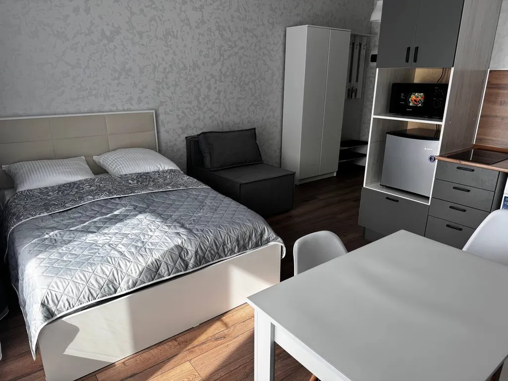 Новая укомплектованная квартира в самом центре