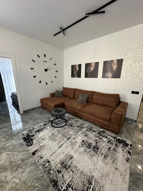 Стильная двухкомнатная квартира в тихом месте, центр города, цирк