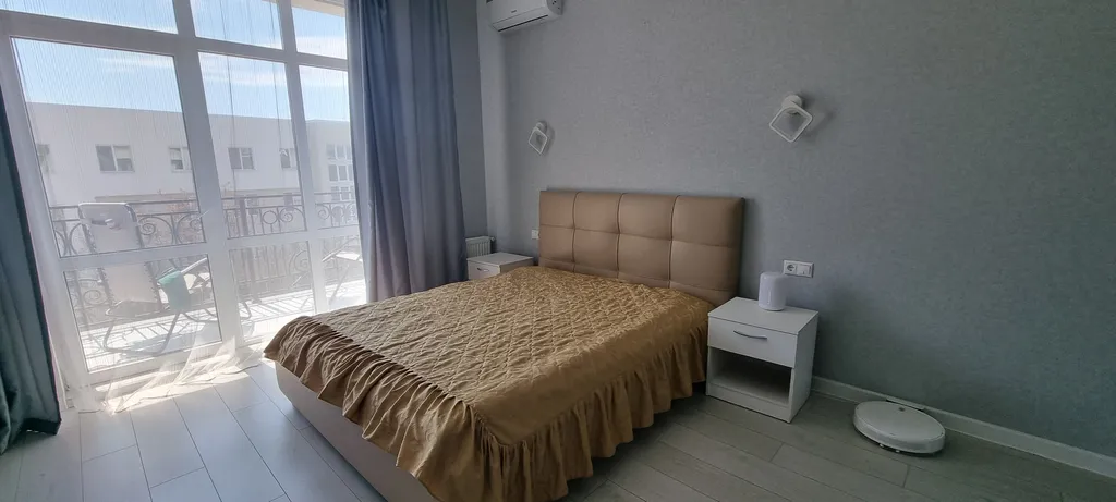 Квартира Просторная светлая квартира с большим балконом и видом на море, горы, закат — Геленджик