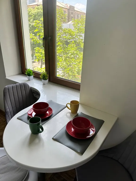 Стильная двухкомнатная квартира, вода круглосуточная