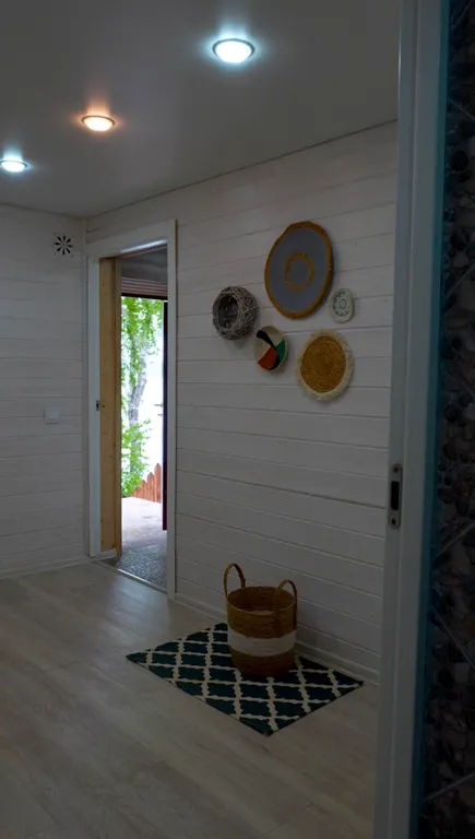 Вилла на берегу озера