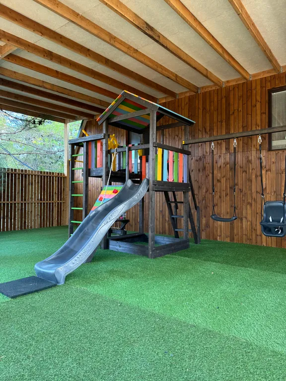 Коттедж с видом на море и индивидуальной террасой