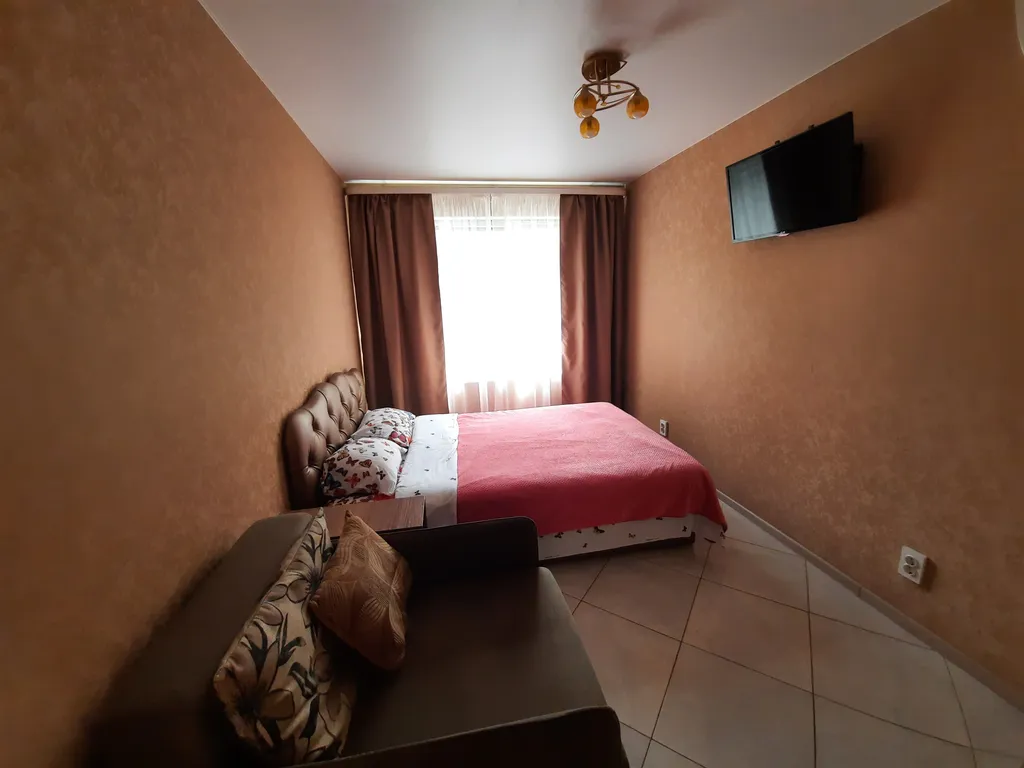 Не большой домик в самом центре Алупки возле Воронцовского пар