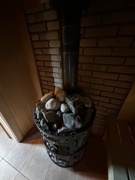 Коттедж Уютный коттедж у озера Донцо,Баня.Гриль-домик.Памятник природы. — Волосово