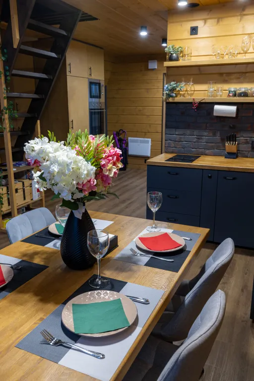 Современный дом у озера с купелью и своим катком. В феврале скидки