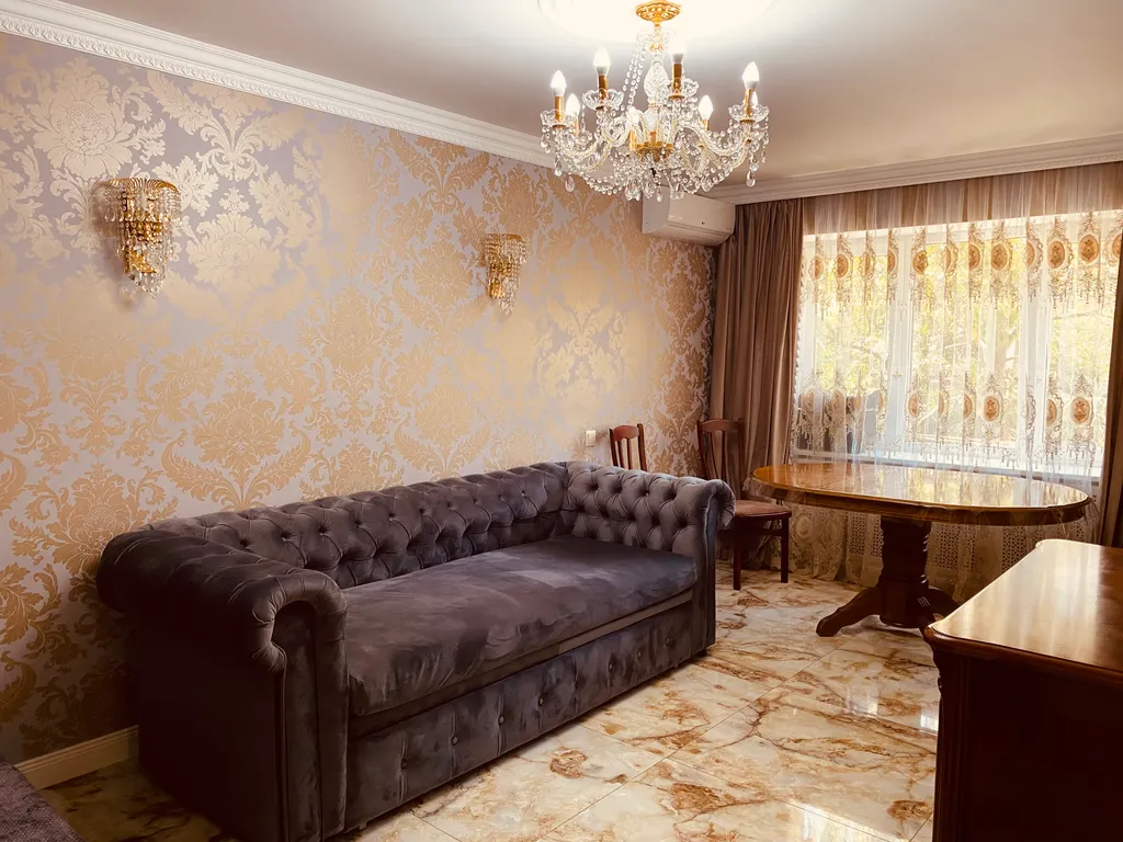 Трёхкомнатная квартира в самом центре Сочи рядом с морем